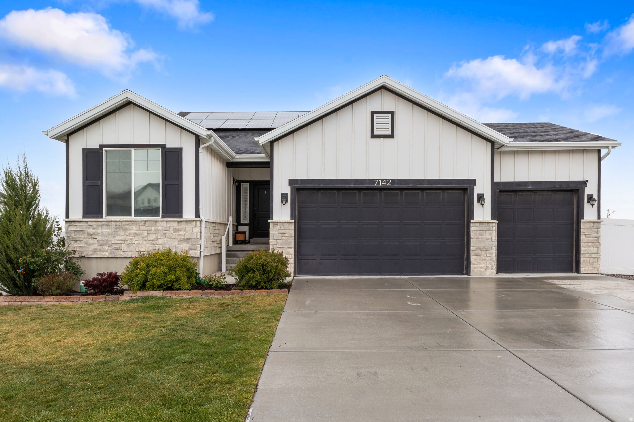 WOOD HOLLOW ESTATES - Residential