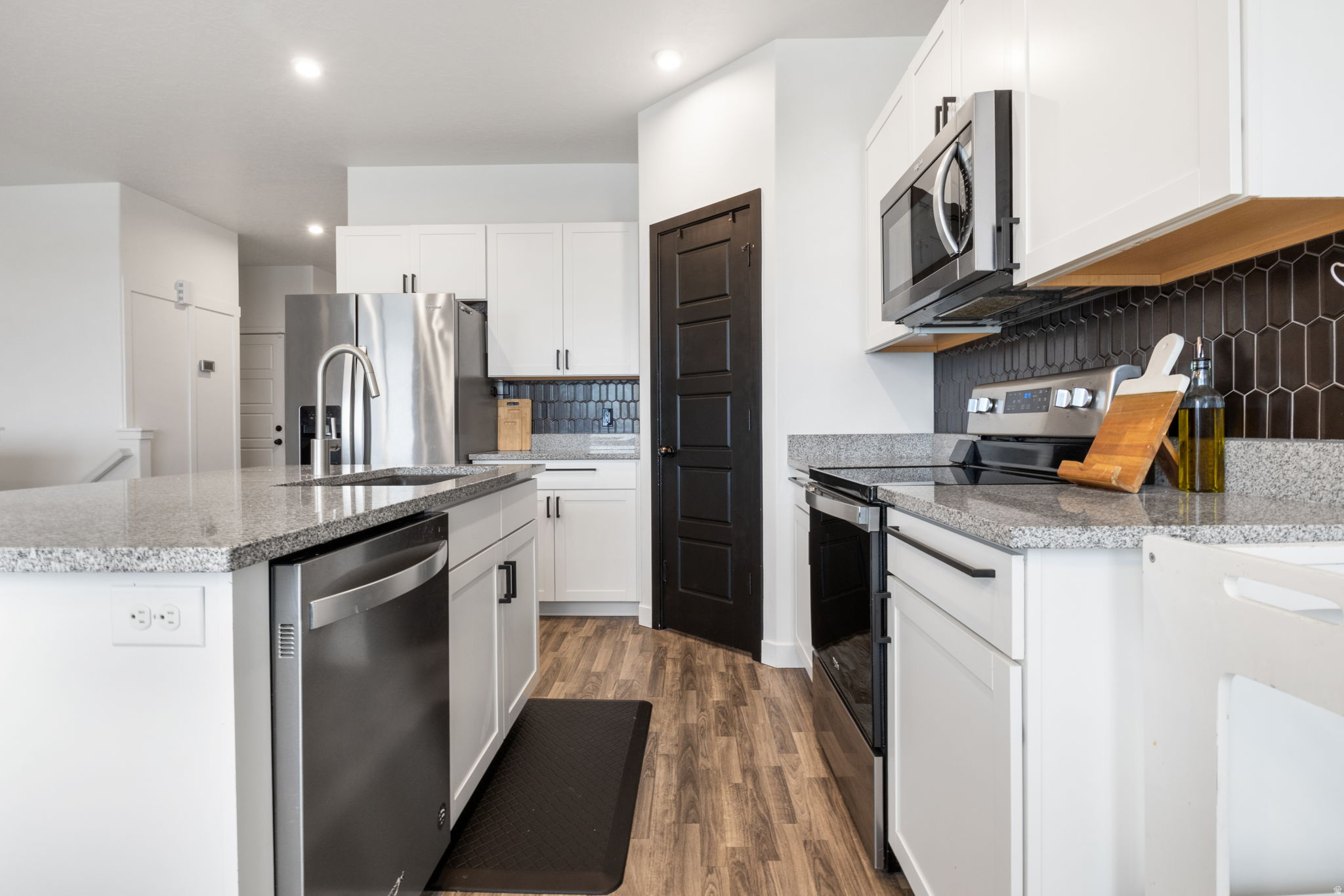 WOOD HOLLOW ESTATES - Residential