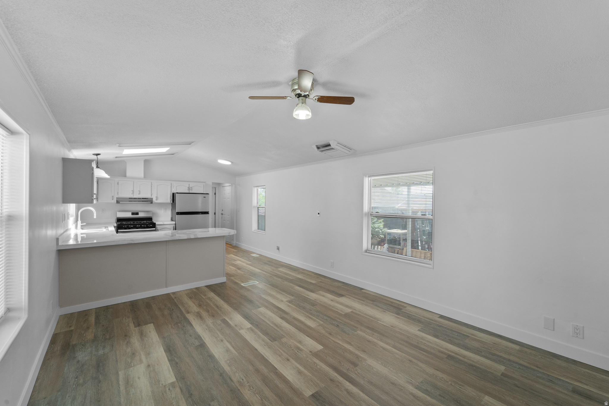 LAKEVIEW ESTATES - Residential