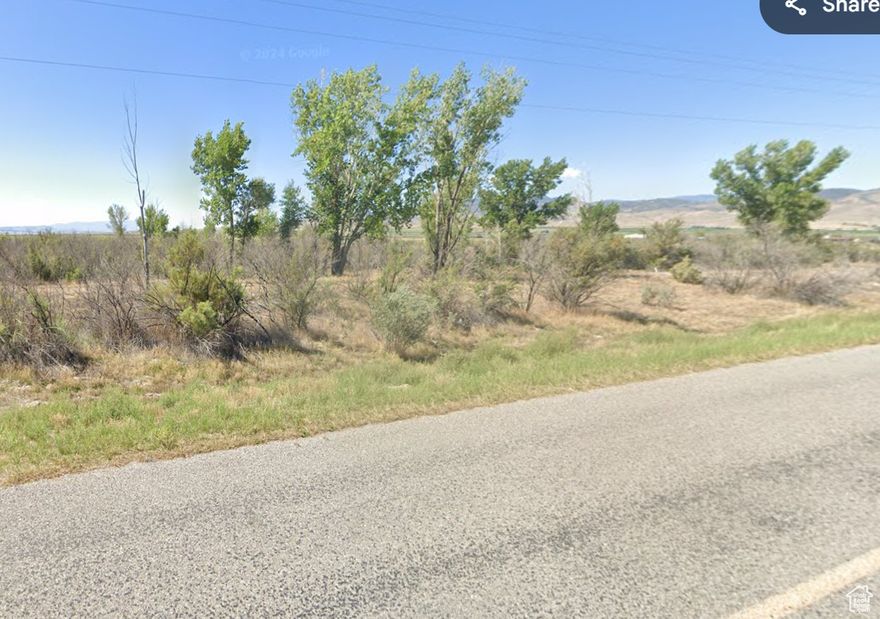 2 acres of flat, usable, view filled land is now available! The seller wanted to make this his dream property, although a back injury has forced him to change his plans.