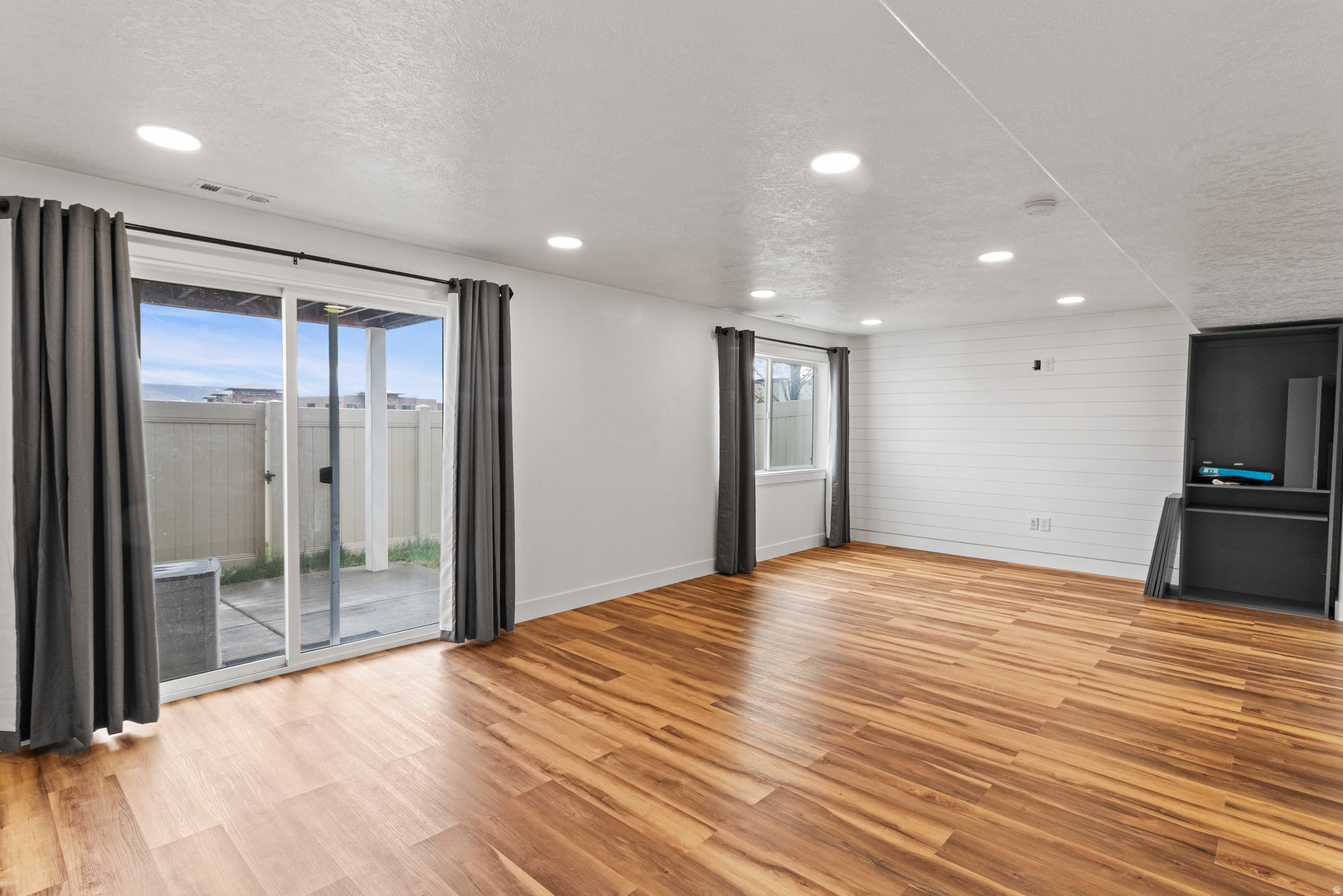 BROADMOOR PARK - Residential