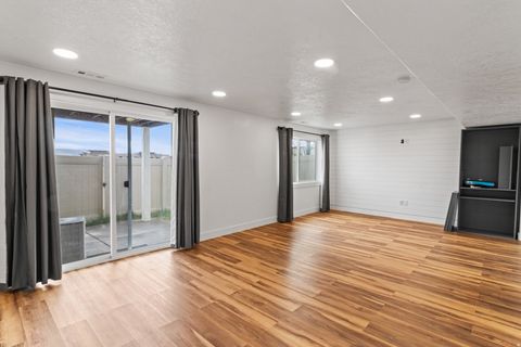 Tiny photo for 401 S 730 E, Lehi, UT 84043 (MLS # 2147893)