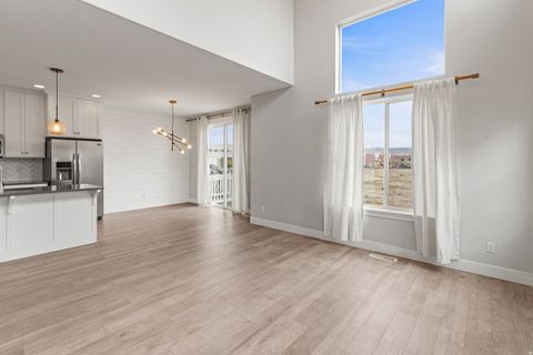 Tiny photo for 401 S 730 E, Lehi, UT 84043 (MLS # 2147893)