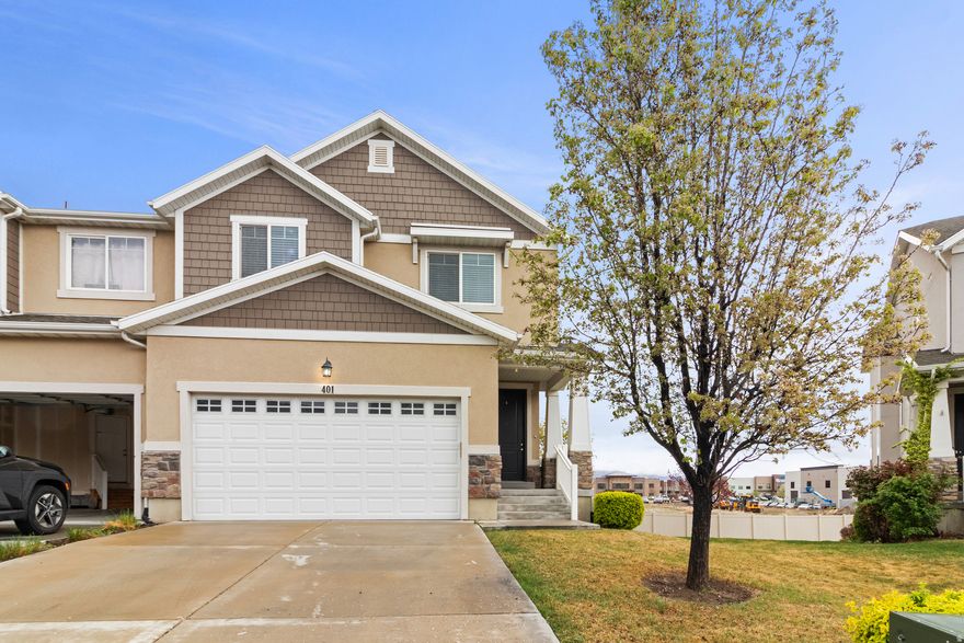 Are you searching for a spotless, moveinready townhome in one of Lehi's most convenient locations? This gem in Broadmoor Park checks every box. Just minutes from I15, the Lehi Aquatic Center, and all the excitement of Thanksgiving Point, this home puts you right where you want to be. 3 bedrooms 3.5 bathrooms Fully finished basement Small fenced backyard - perfect for pets, play, or a quiet evening outside This townhome has been cared for with exceptional attention to detail. From the clean, airy living spaces to the fully finished basement offering extra room to spread out, every corner feels inviting