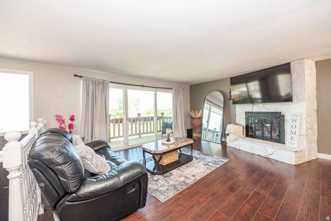 Tiny photo for 781 LAVINA DR, South Ogden, UT 84403 (MLS # 2156048)