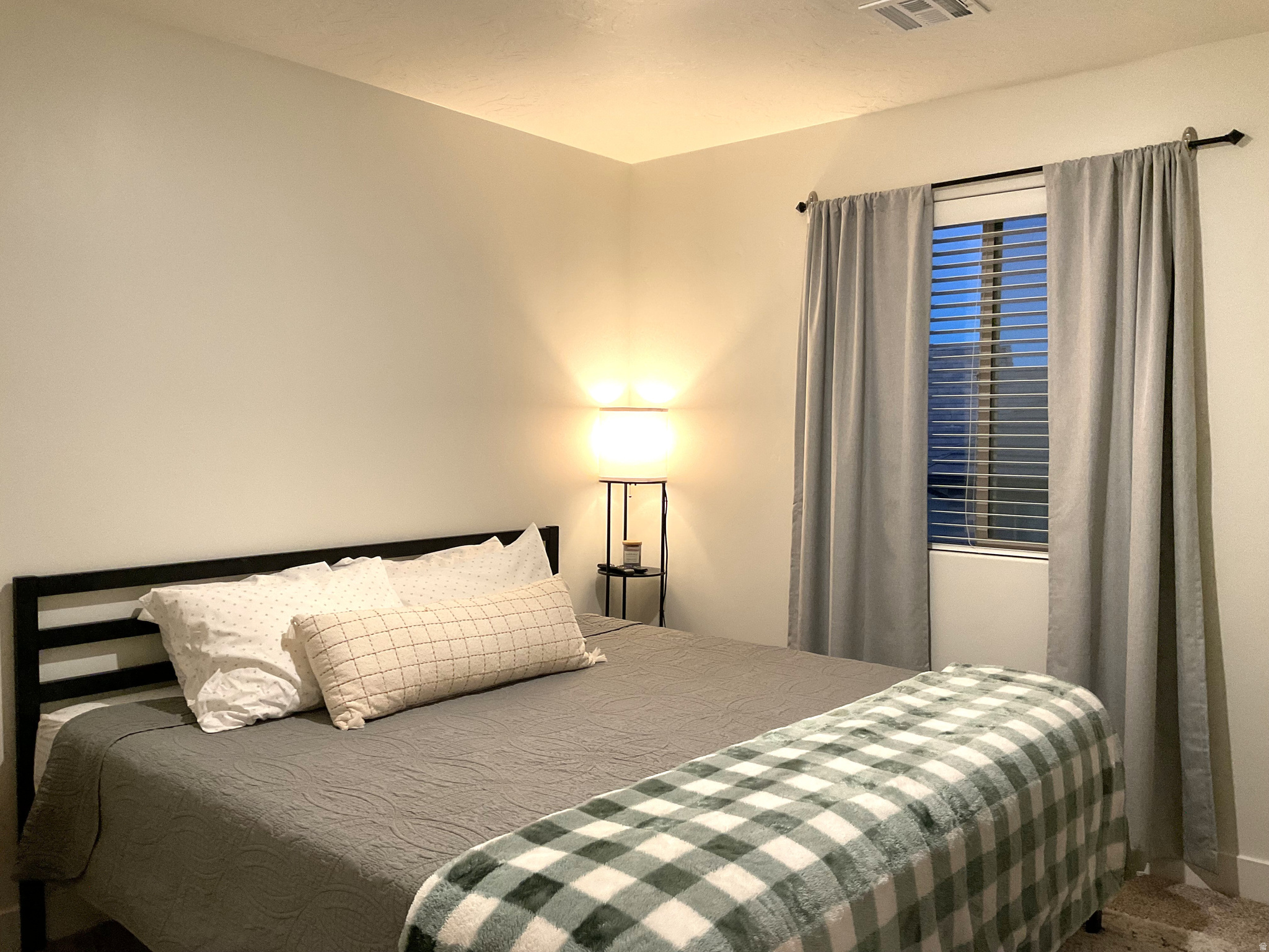 DESERT BLUFF AT DESERT CANYONS TOWNHOMES - Residential