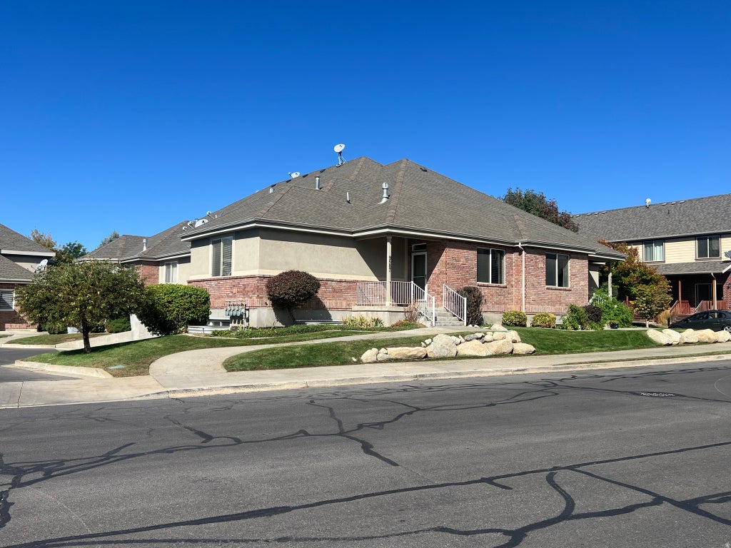 Photo of 9587 N 4500 W, Cedar Hills, UT 84062 (MLS # 2185711)