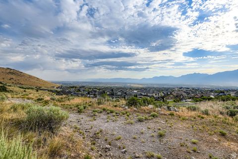 Tiny photo for 5571 W LOOKOUT MESA CIR S, Herriman, UT 84096 (MLS # 2097899)