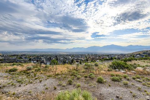 Photo of 5571 W LOOKOUT MESA CIR S, Herriman, UT 84096 (MLS # 2097899)