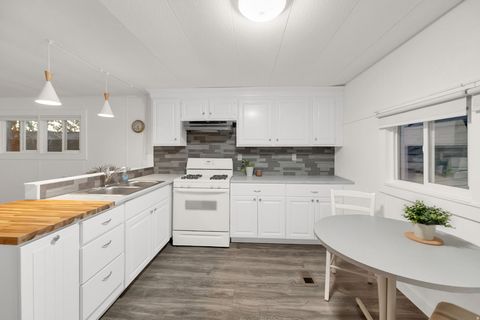 Tiny photo for 2906 S GARDEN PARK CIR, Salt Lake City, UT 84115 (MLS # 2122186)