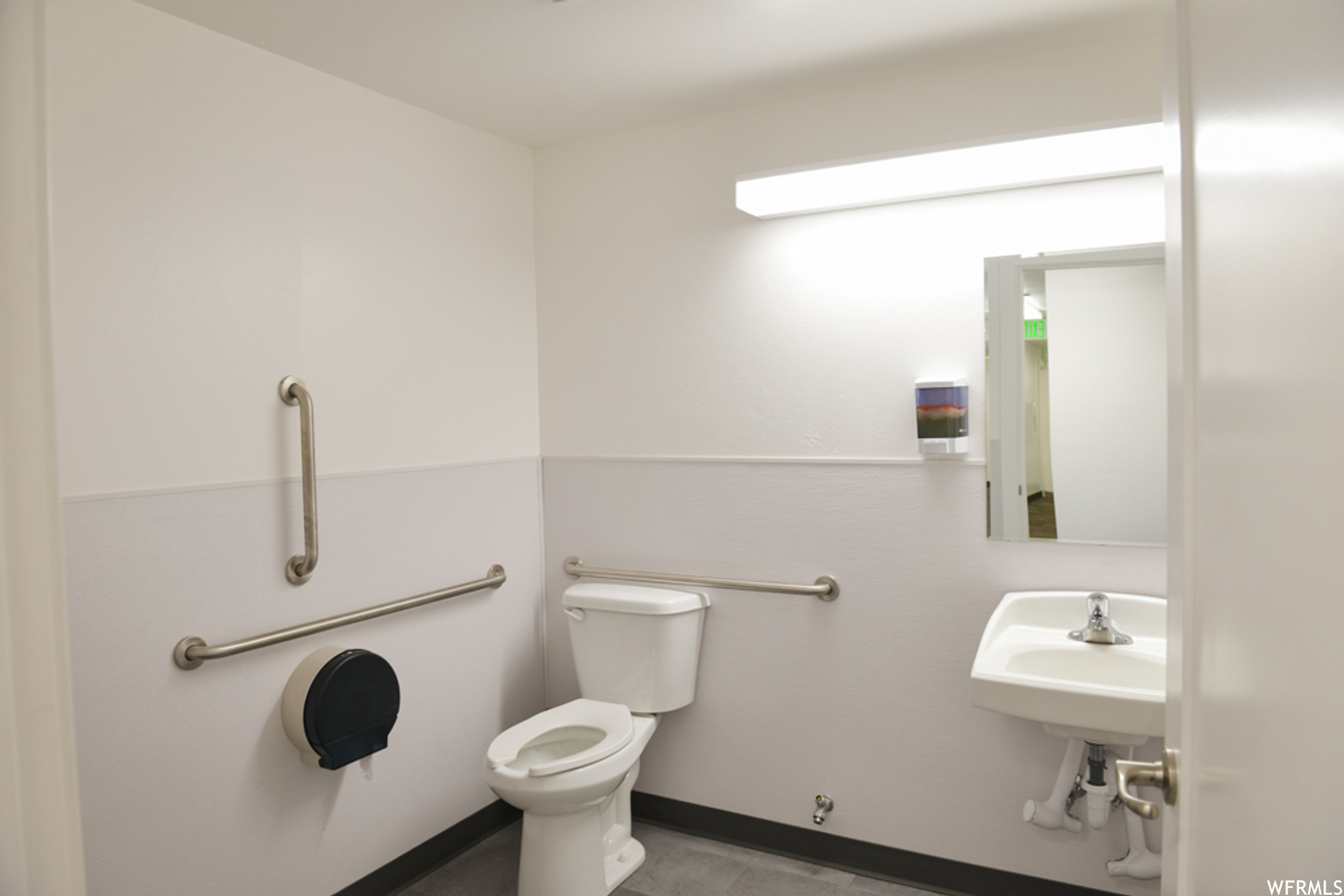 SPRING POINTE RETAIL - Commercial Sale