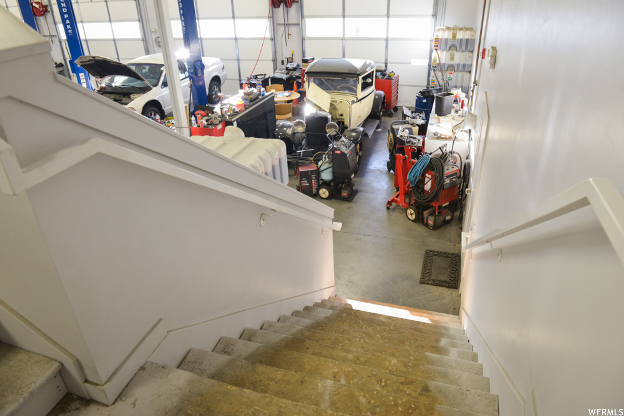 SPRING POINTE RETAIL - Commercial Sale