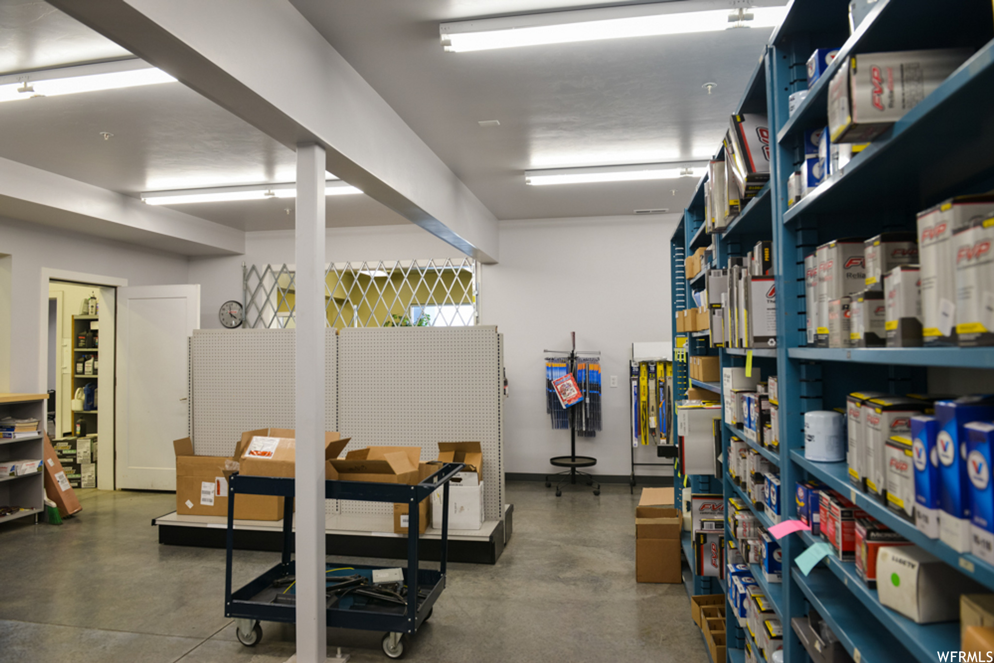 SPRING POINTE RETAIL - Commercial Sale