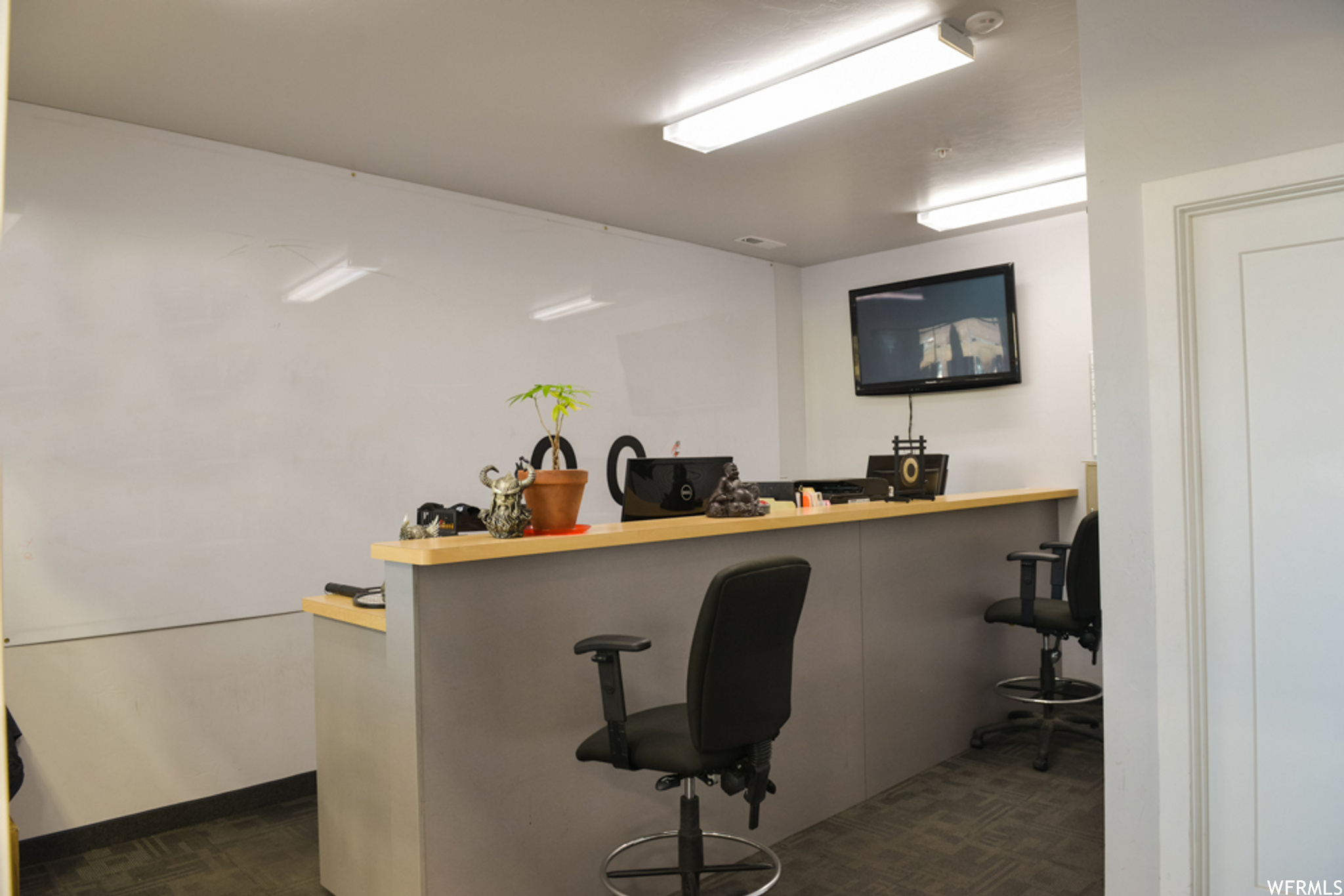 SPRING POINTE RETAIL - Commercial Sale