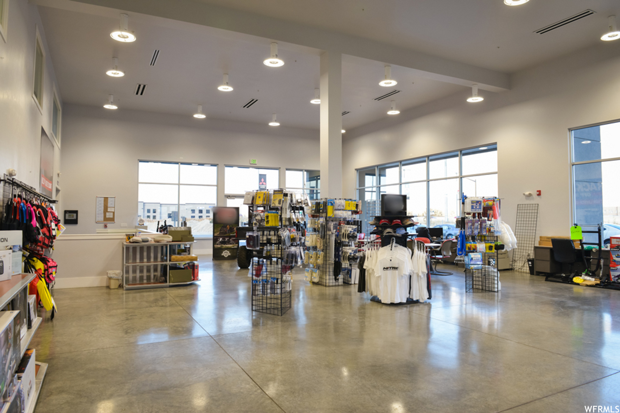 SPRING POINTE RETAIL - Commercial Sale