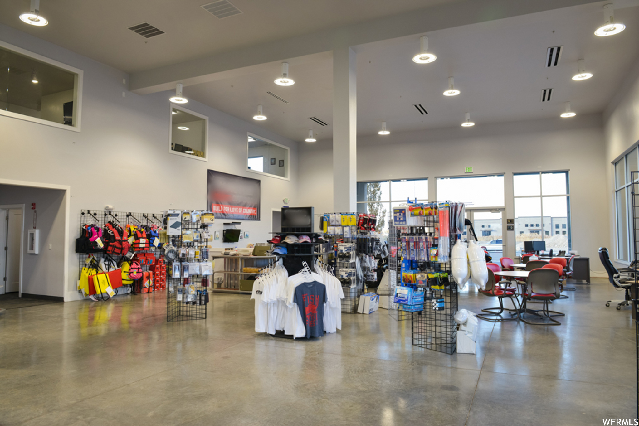 SPRING POINTE RETAIL - Commercial Sale