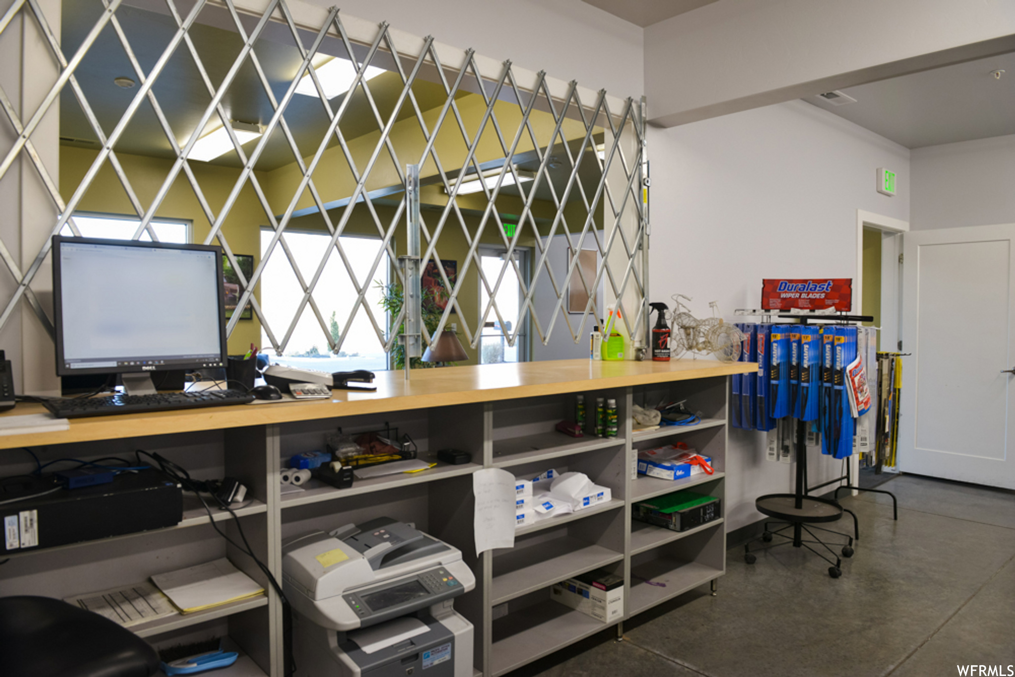 SPRING POINTE RETAIL - Commercial Sale