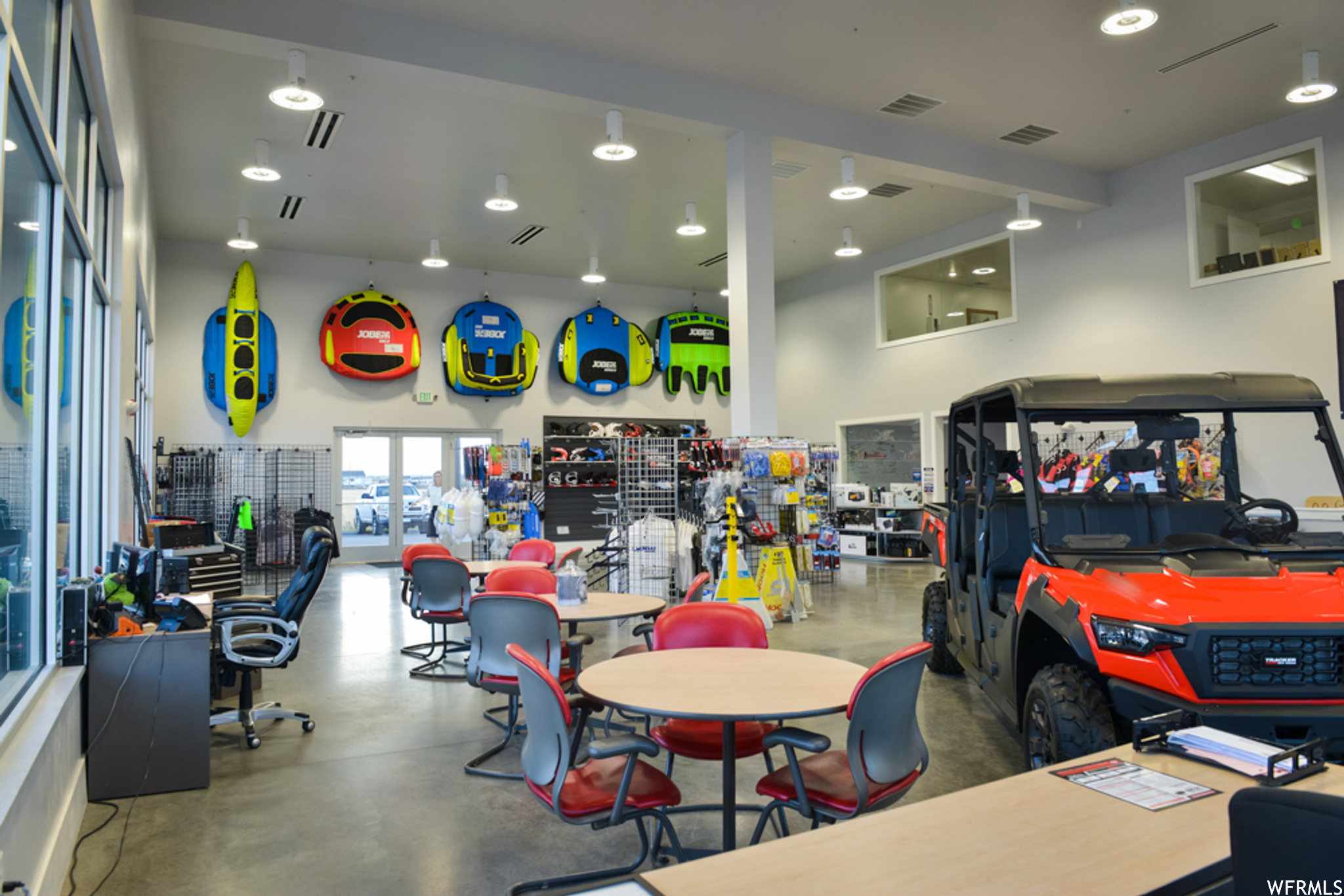 SPRING POINTE RETAIL - Commercial Sale