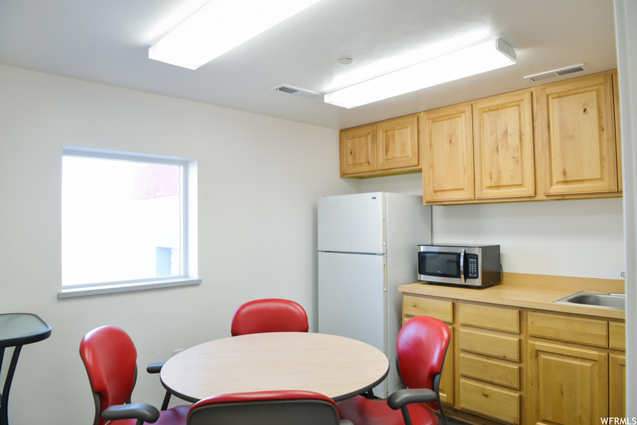 SPRING POINTE RETAIL - Commercial Sale