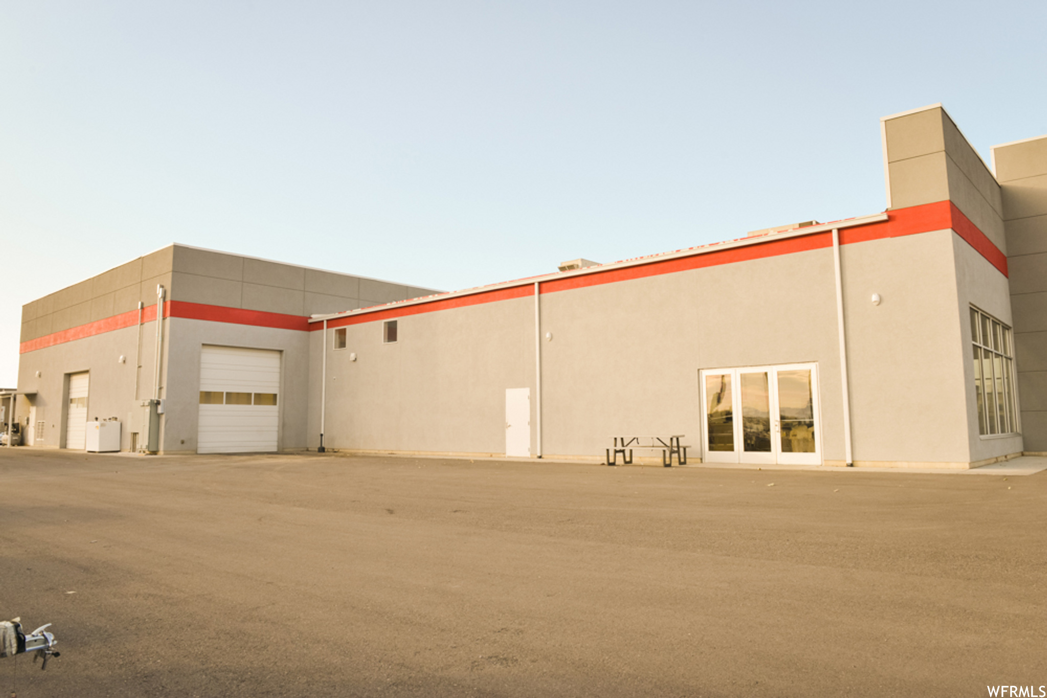 SPRING POINTE RETAIL - Commercial Sale