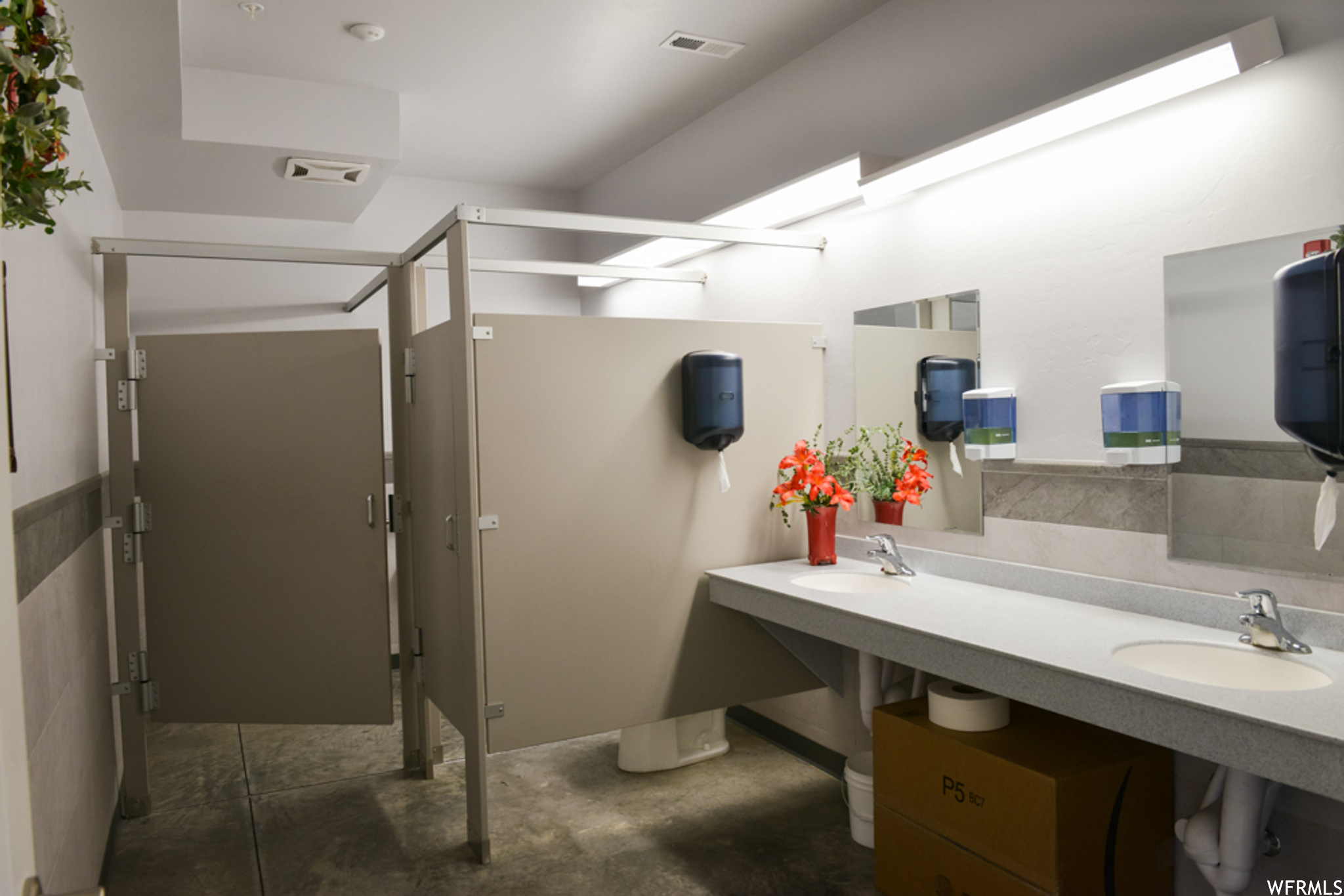 SPRING POINTE RETAIL - Commercial Sale