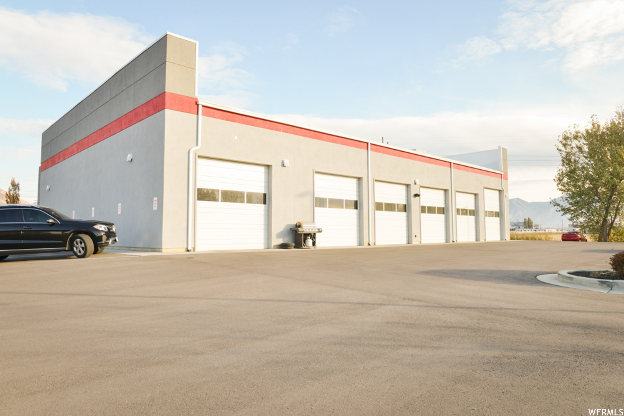 SPRING POINTE RETAIL - Commercial Sale