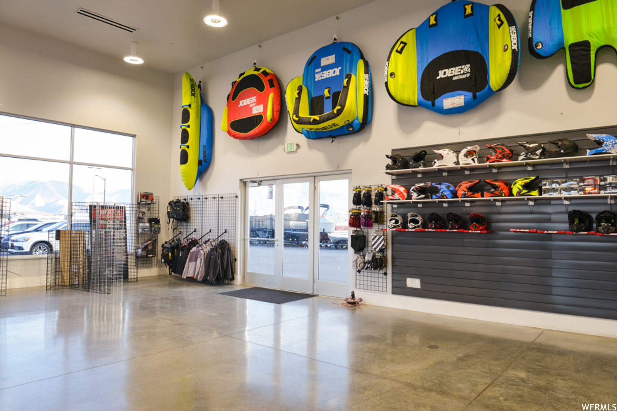 SPRING POINTE RETAIL - Commercial Sale