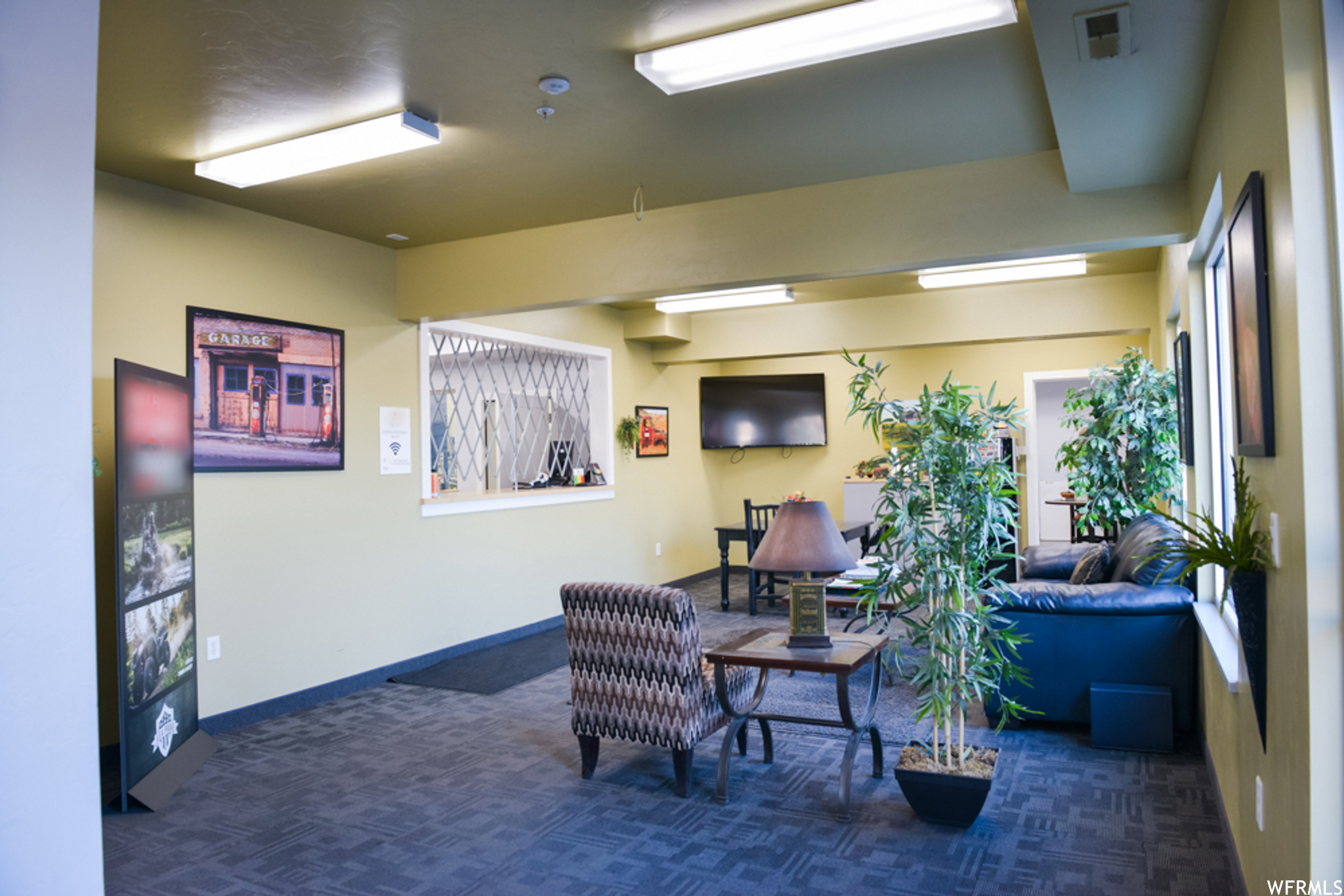 SPRING POINTE RETAIL - Commercial Sale