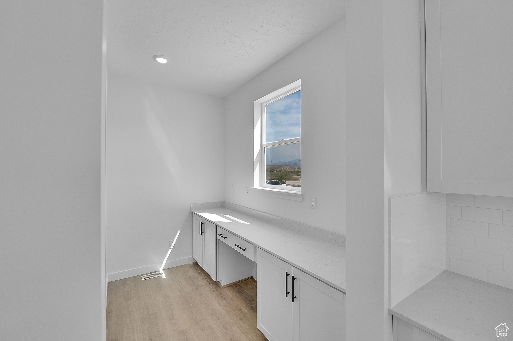 PONY EXPRESS ESTATES - Residential