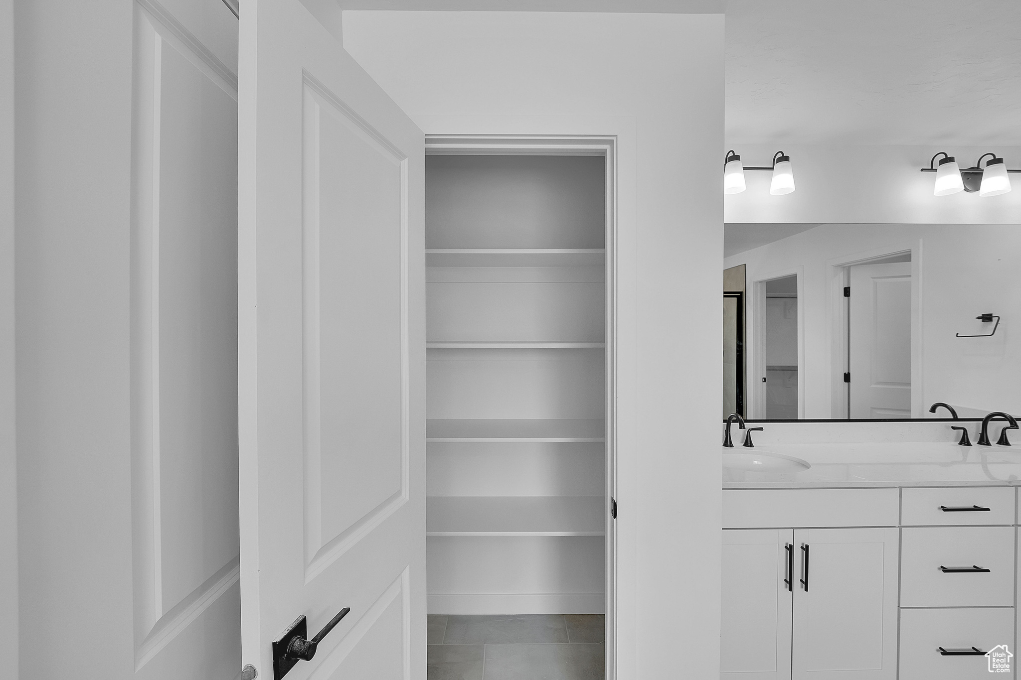 PONY EXPRESS ESTATES - Residential