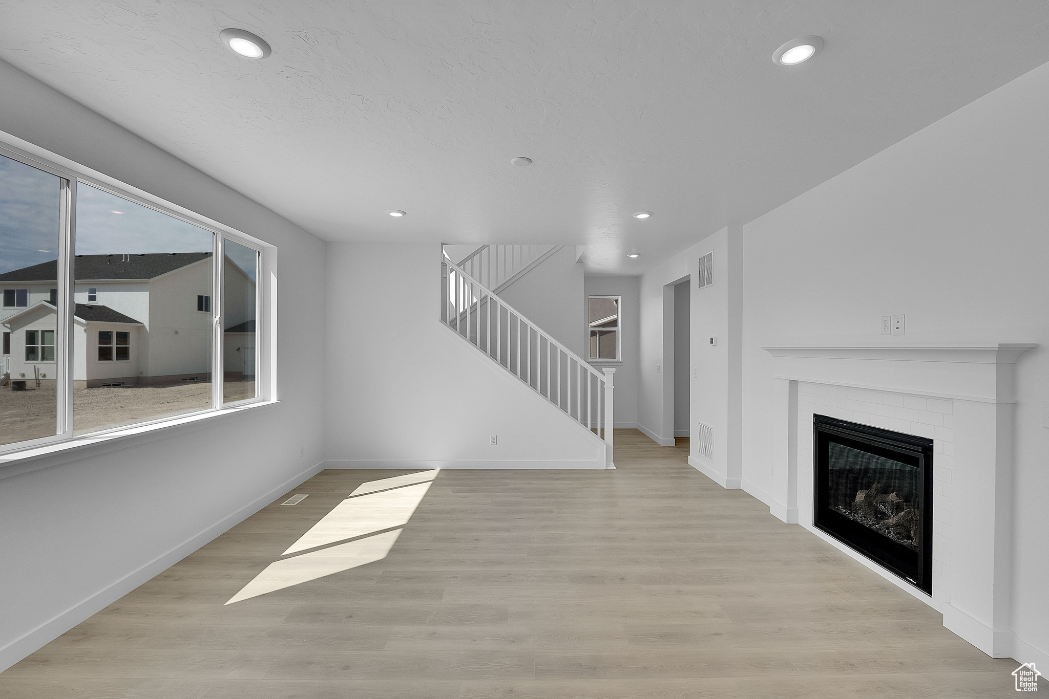 PONY EXPRESS ESTATES - Residential