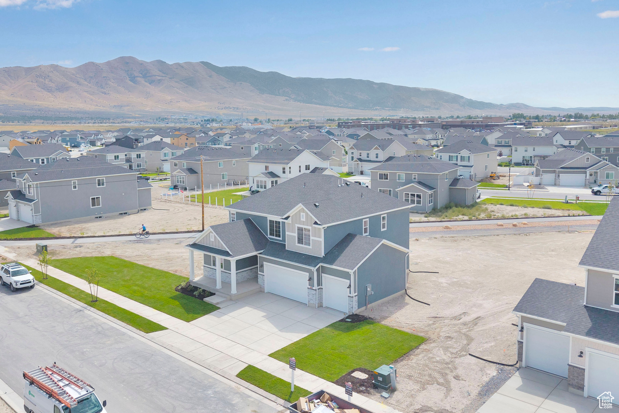 PONY EXPRESS ESTATES - Residential