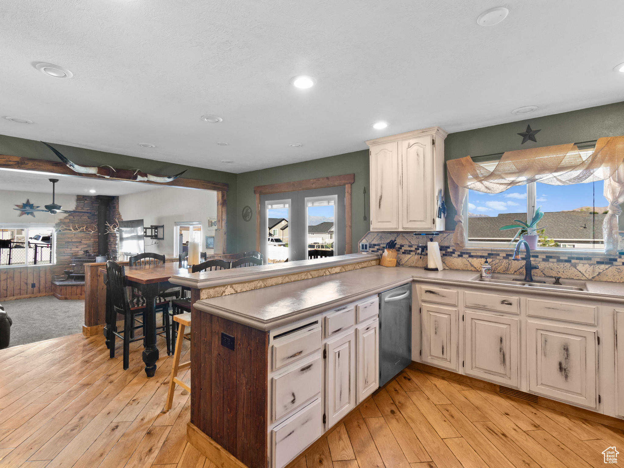 3842 N Eisenhower St, Eagle Mountain, Utah image 9