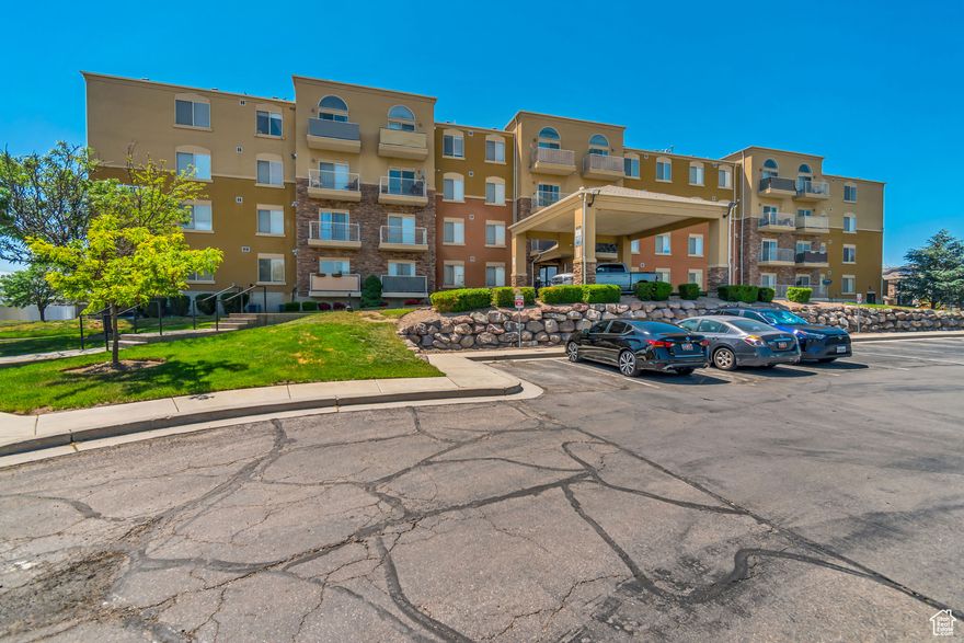 New Price Improvement. Recently remodeled from top to bottom updated 3-bedroom, 2-bath condo , this unit features new paint, new flooring throughout, updated bathroom vanities, a new range and dishwasher, and modern lighting. Close to I-15, Jordan River Parkway, the new Tracy Aviary Nature Center, golf courses, shopping, dining, and just minutes to downtown and the airport. Don't miss this move-in ready condo with convenient access and smart financing options!