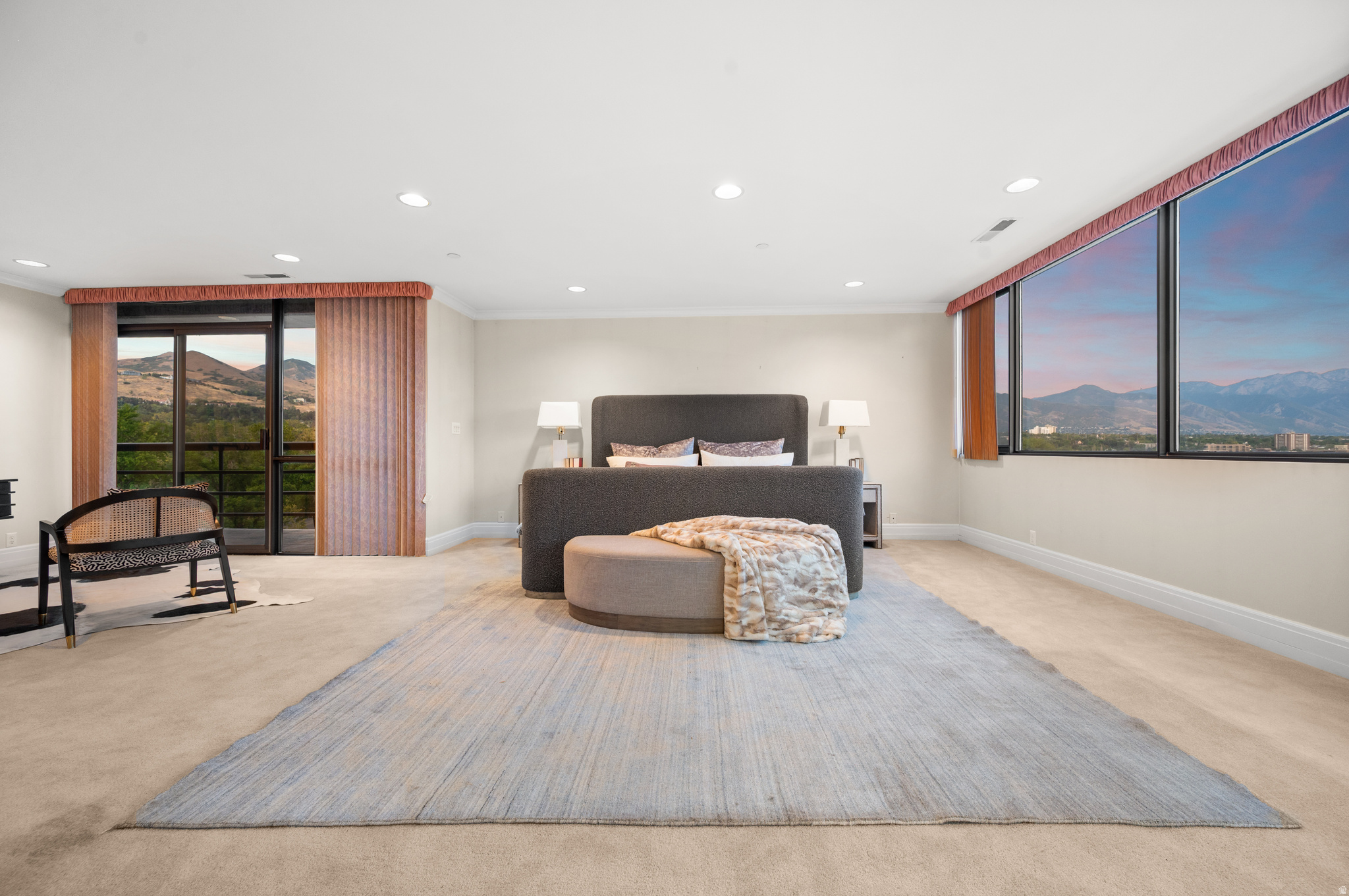 GOVERNORS PLAZA - Residential