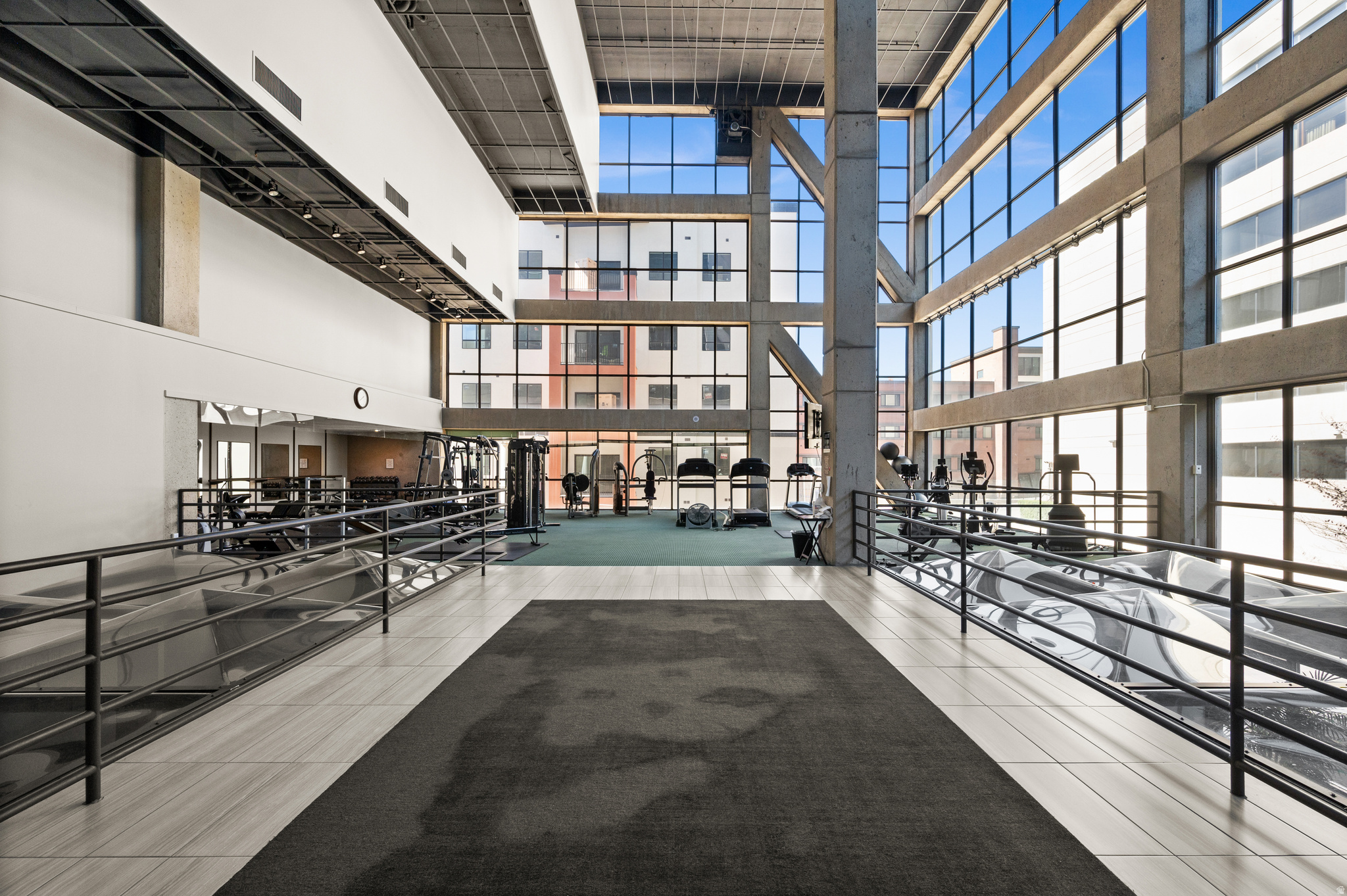 GOVERNORS PLAZA - Residential