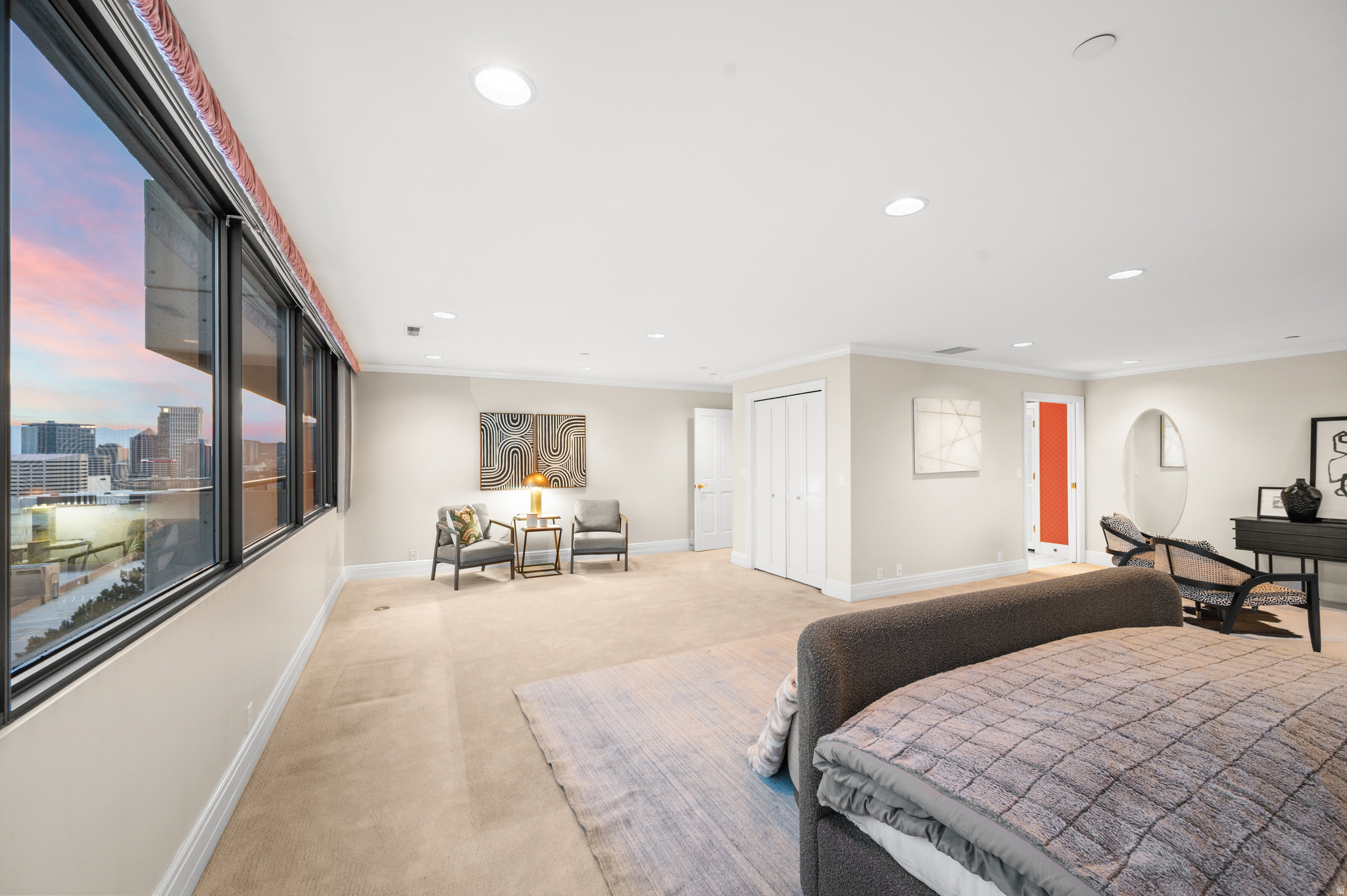 GOVERNORS PLAZA - Residential