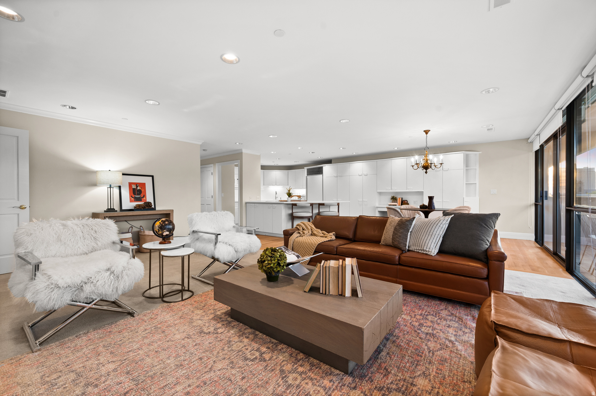 GOVERNORS PLAZA - Residential