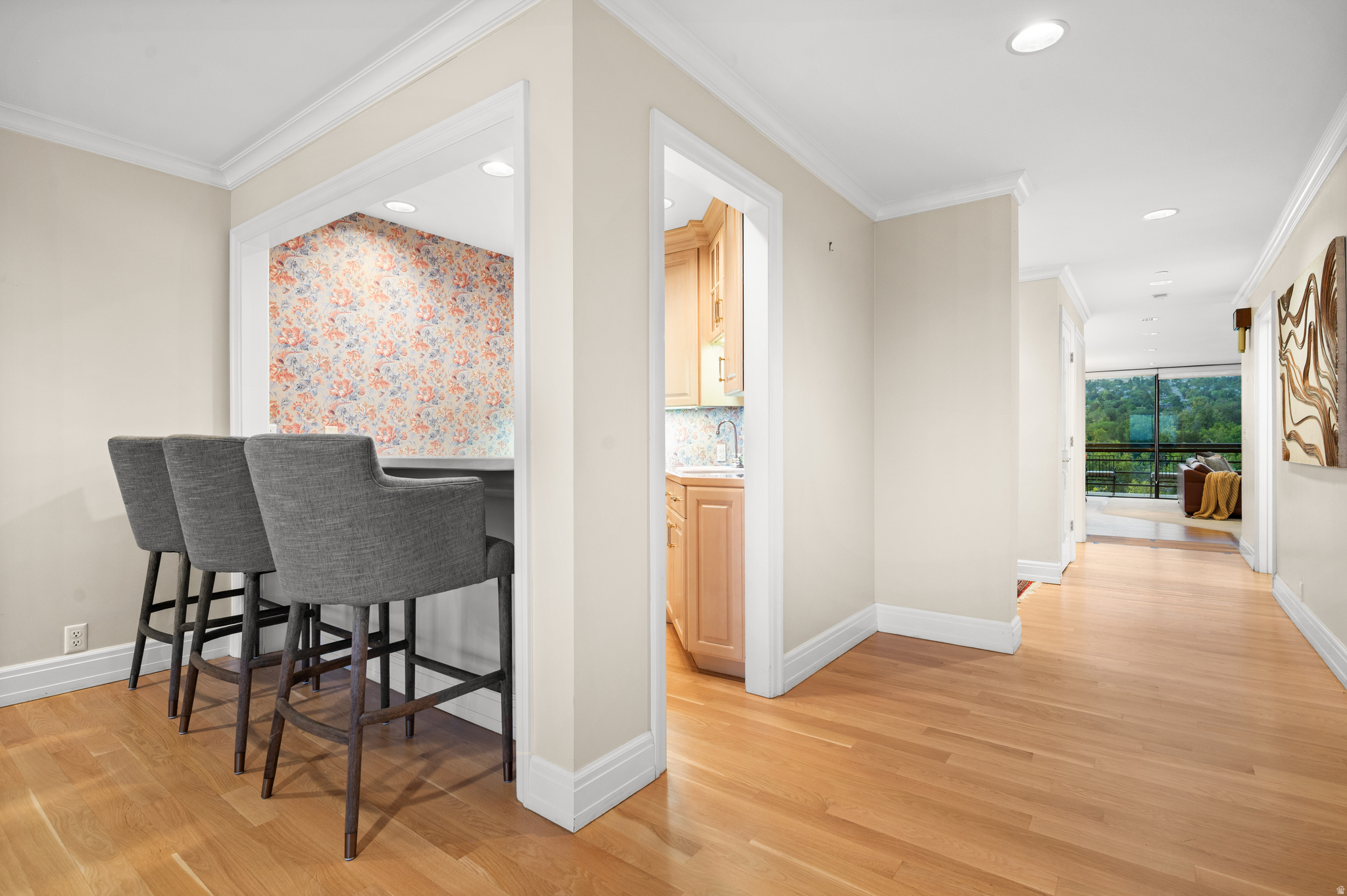 GOVERNORS PLAZA - Residential