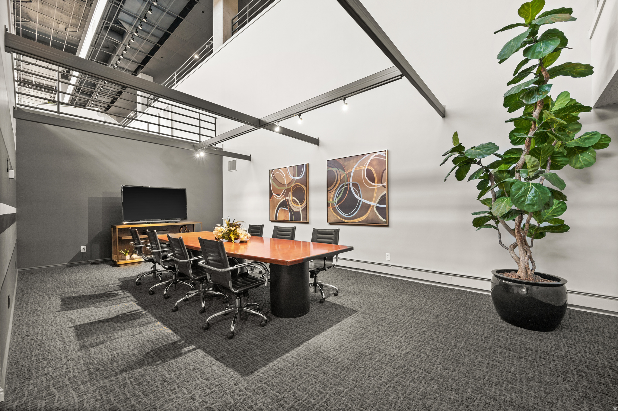 GOVERNORS PLAZA - Residential