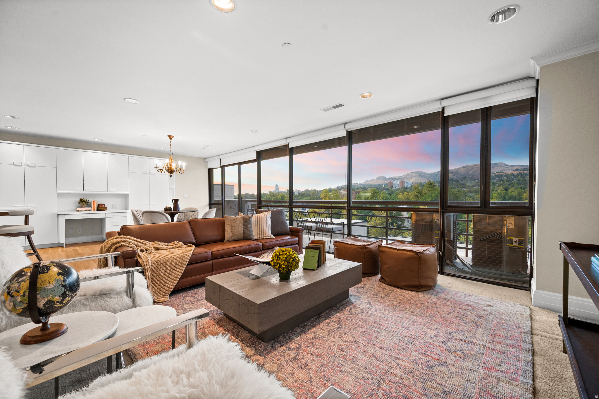 GOVERNORS PLAZA - Residential