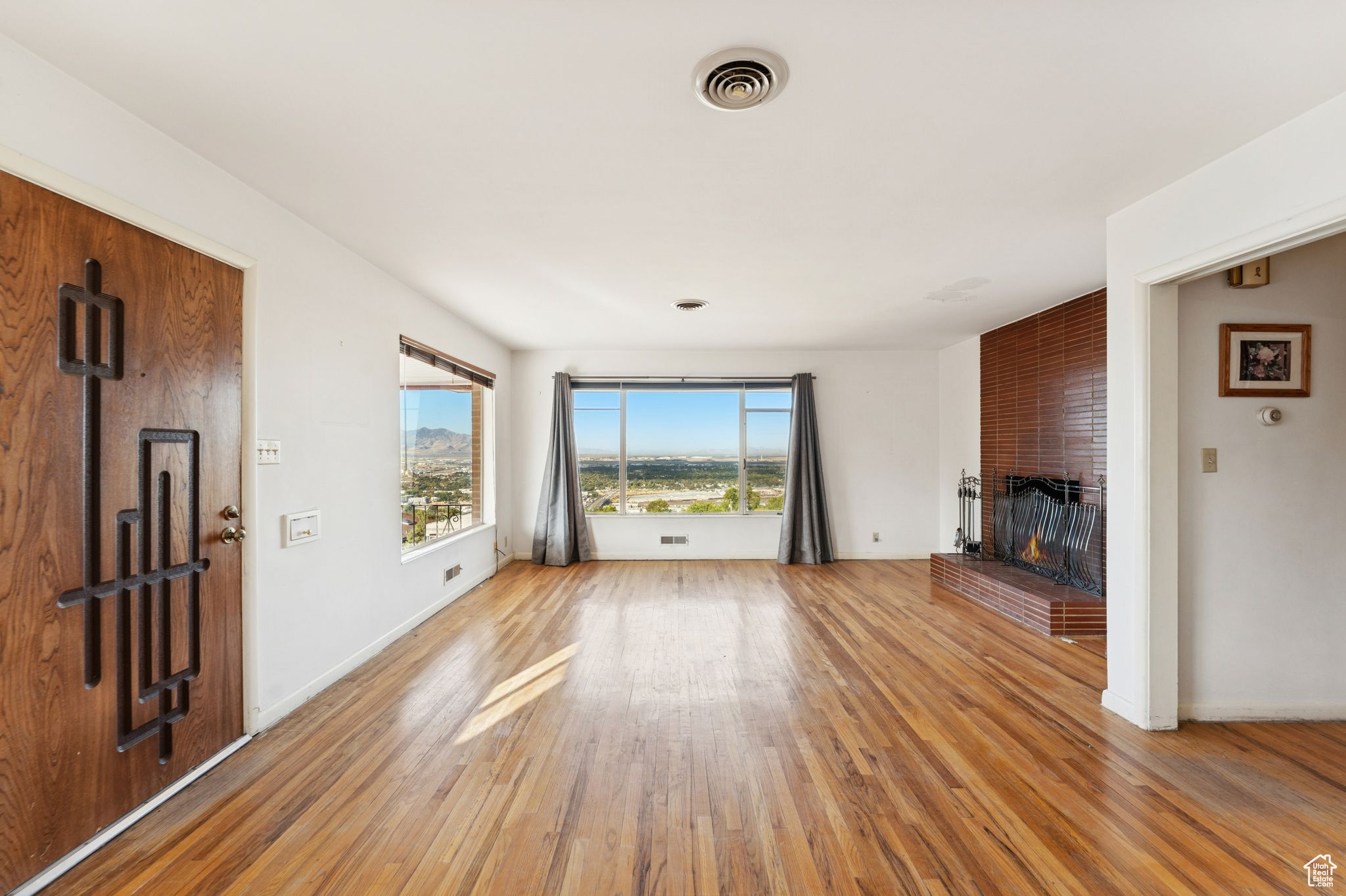 CAPITOL HILL - Residential