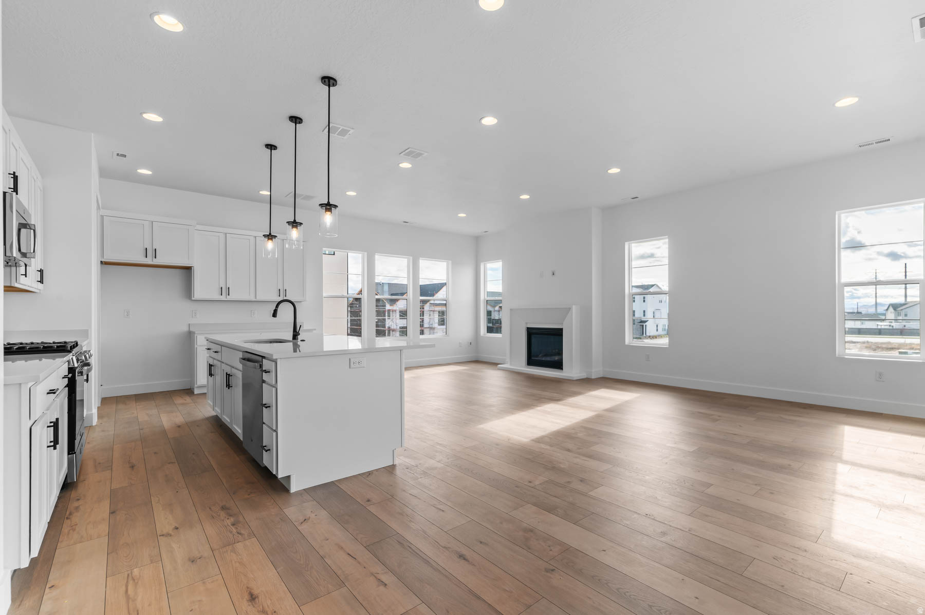 HOLBROOK E VILLAS 636 - Residential