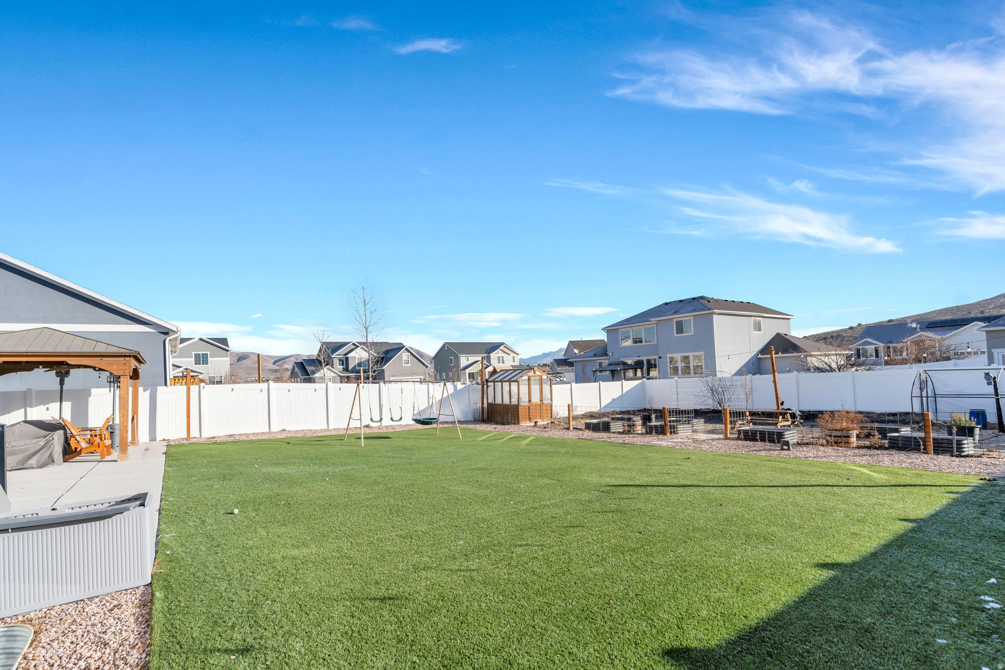 SUNSET RIDGE - Residential