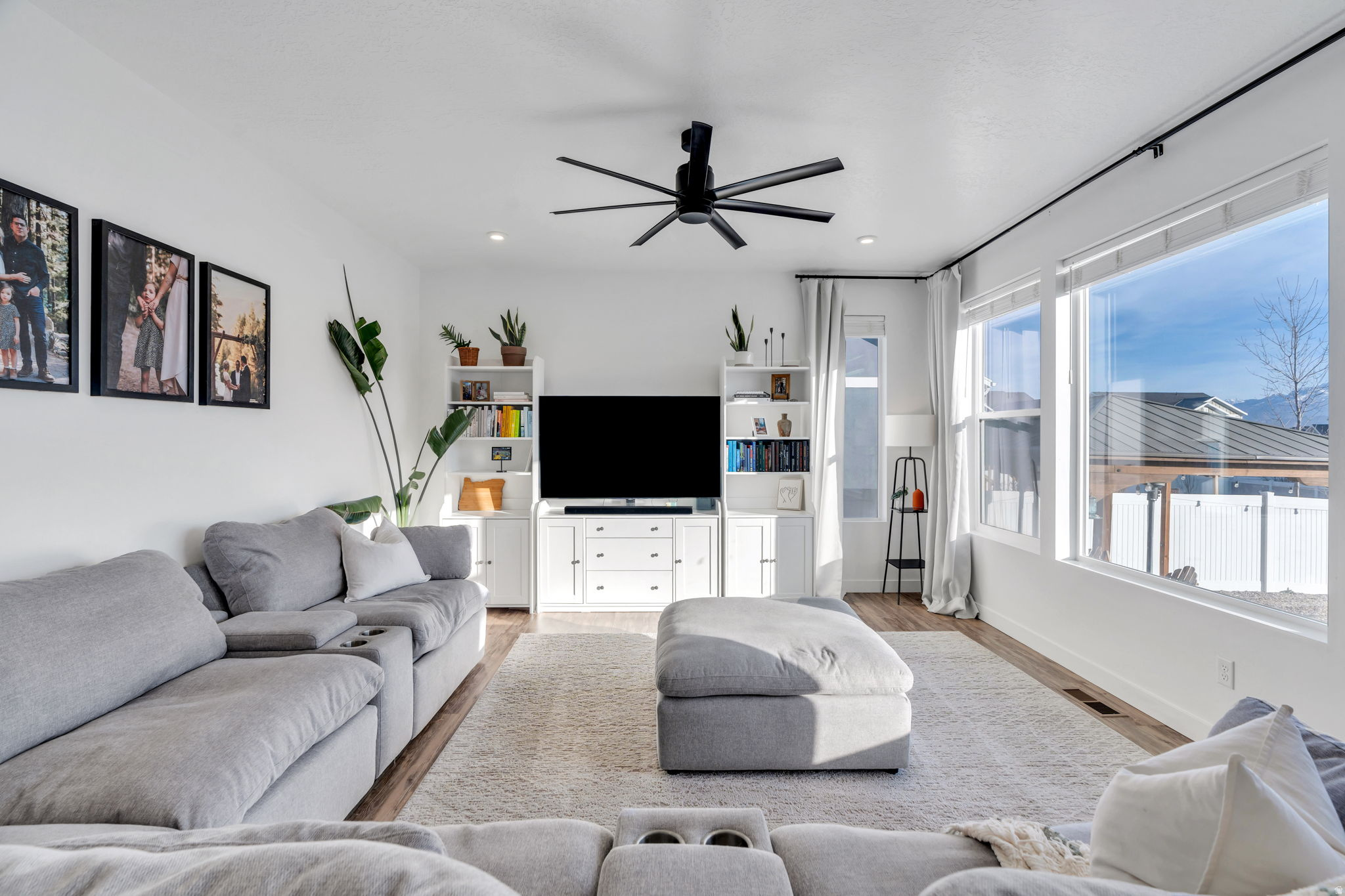 SUNSET RIDGE - Residential