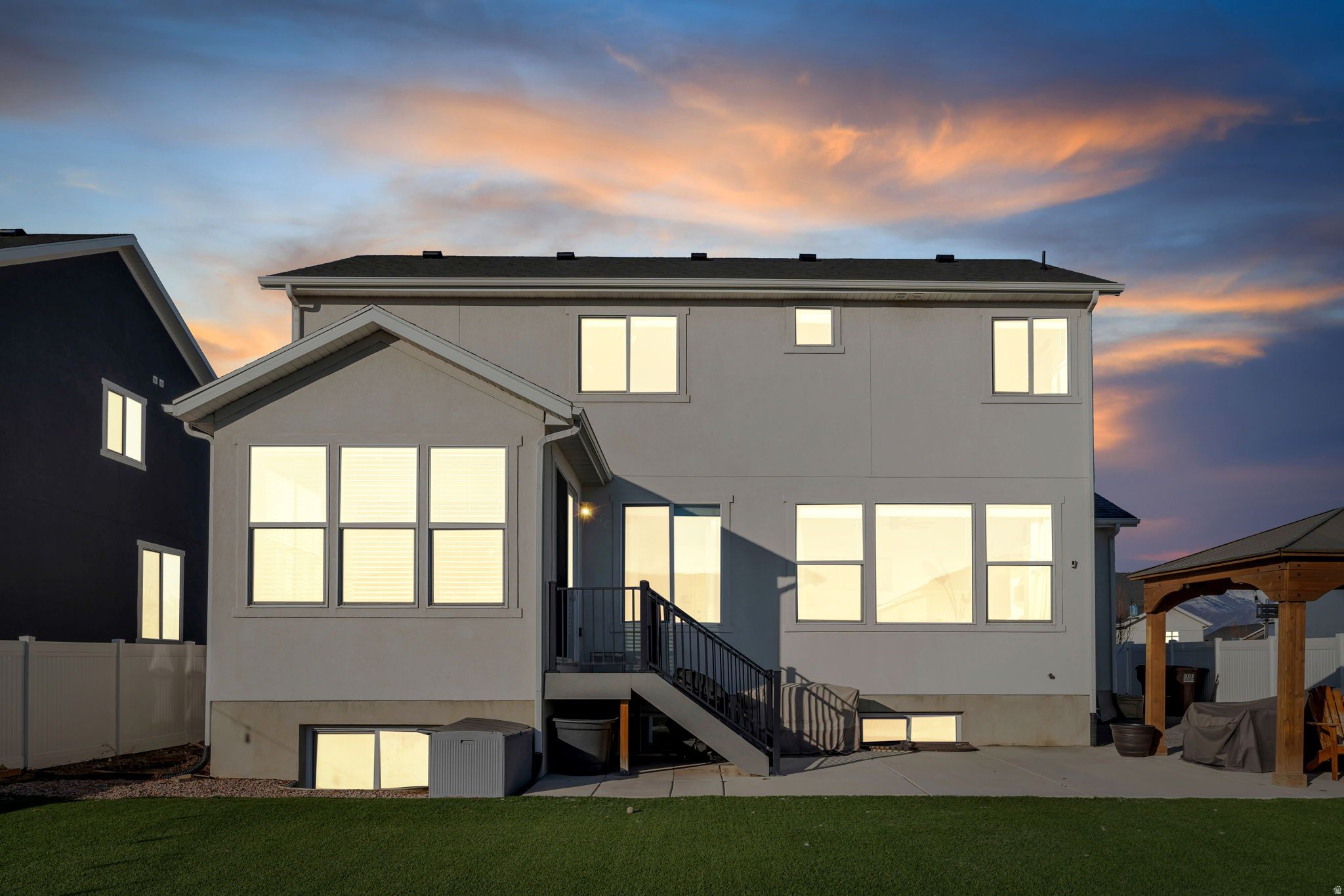 SUNSET RIDGE - Residential