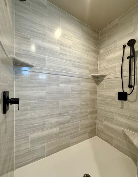 Tiny photo for 1198 W GRAYHAWK LOOP, Roosevelt, UT 84066 (MLS # 2126428)