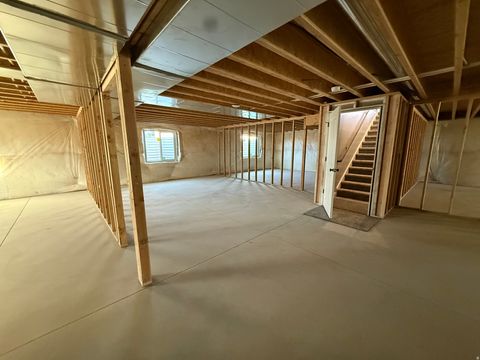 Tiny photo for 1198 W GRAYHAWK LOOP, Roosevelt, UT 84066 (MLS # 2126428)