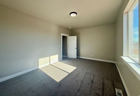 Tiny photo for 1198 W GRAYHAWK LOOP, Roosevelt, UT 84066 (MLS # 2126428)