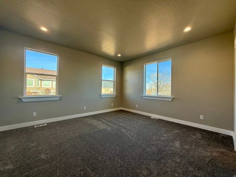 Tiny photo for 1198 W GRAYHAWK LOOP, Roosevelt, UT 84066 (MLS # 2126428)